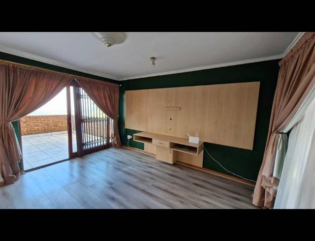 3 BEDROOM TOWNHOUSE FOR SALE IN BASSONIA